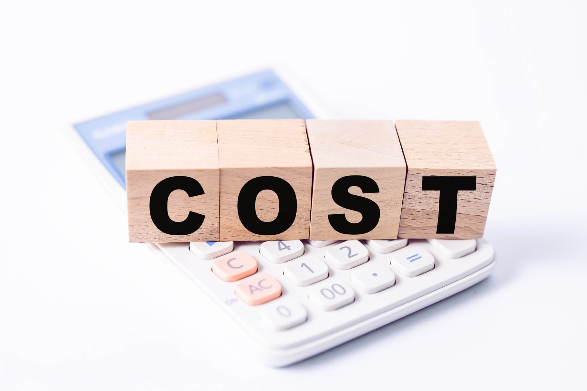 業界で異なる金型設計依頼の費用相場感